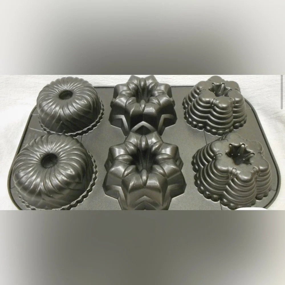 Nordic Ware Multi Mini Bundt Pan 6 Cups Heavy Cast Aluminum Bundtlette Cake Mold
